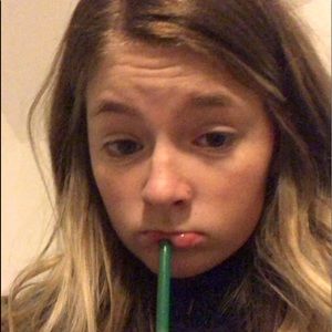 Meet your Posher, Olivia